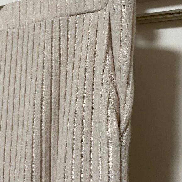 Super soft & comfy beige, lined material, pajamas or lounging set, size 2X - Picture 8 of 12